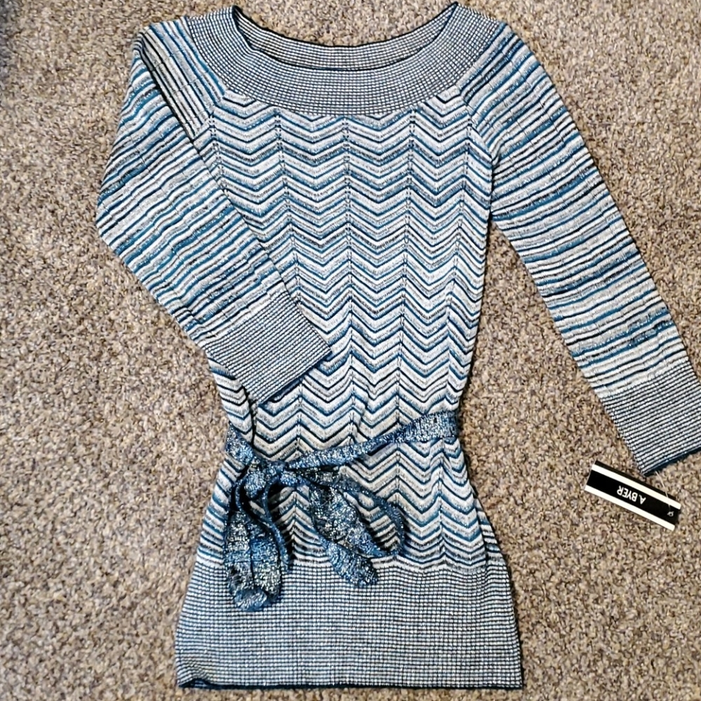 A. Byer 3/4 length sleeve sweater